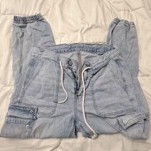 American Eagle cargo jeans size 12.